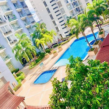 One Palm Tree Villas Condo Across Naia Terminal 3 마닐라 외부 사진