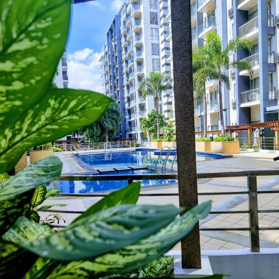 One Palm Tree Villas Condo Across Naia Terminal 3 마닐라 외부 사진