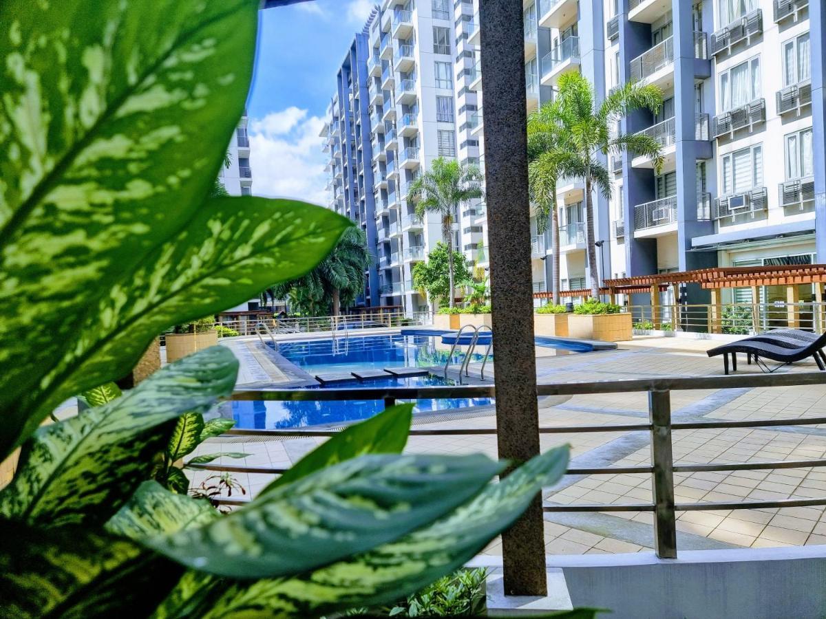 One Palm Tree Villas Condo Across Naia Terminal 3 마닐라 외부 사진