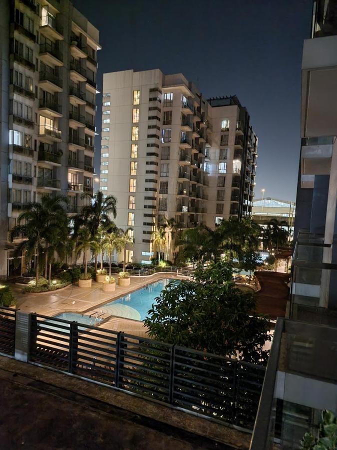 One Palm Tree Villas Condo Across Naia Terminal 3 마닐라 외부 사진