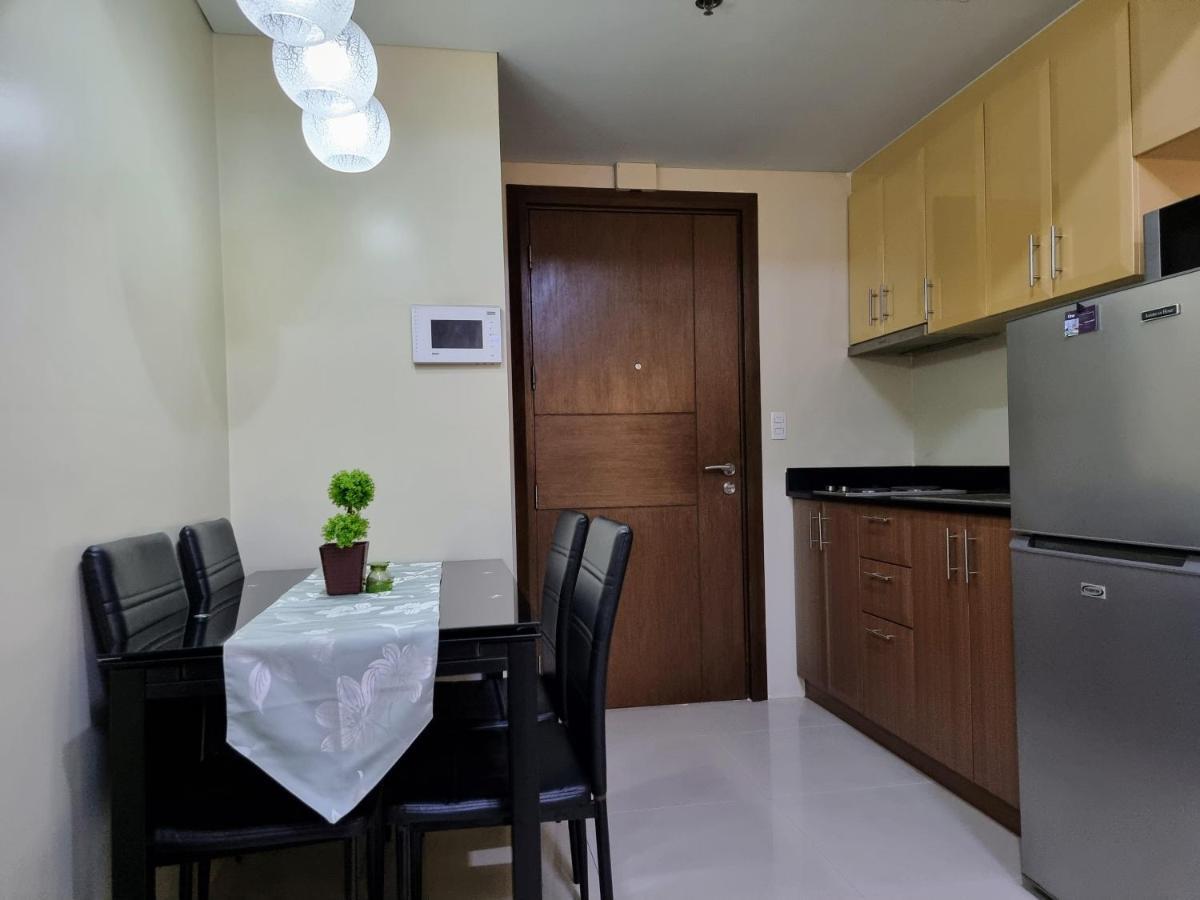 One Palm Tree Villas Condo Across Naia Terminal 3 마닐라 외부 사진