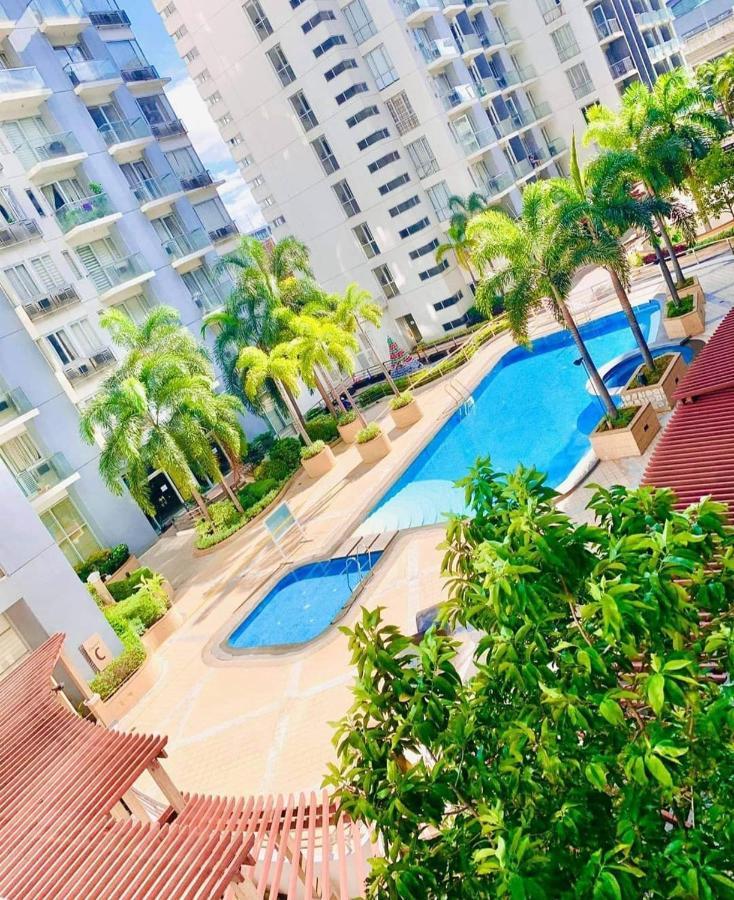 One Palm Tree Villas Condo Across Naia Terminal 3 마닐라 외부 사진