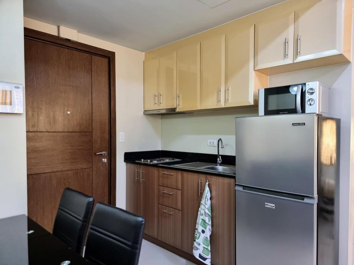 One Palm Tree Villas Condo Across Naia Terminal 3 마닐라 외부 사진