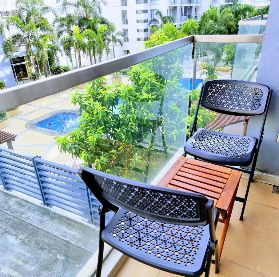 One Palm Tree Villas Condo Across Naia Terminal 3 마닐라 외부 사진
