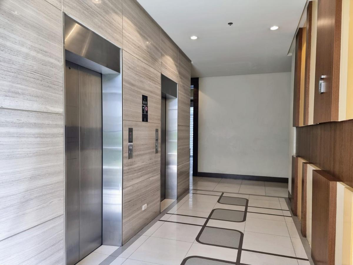 One Palm Tree Villas Condo Across Naia Terminal 3 마닐라 외부 사진