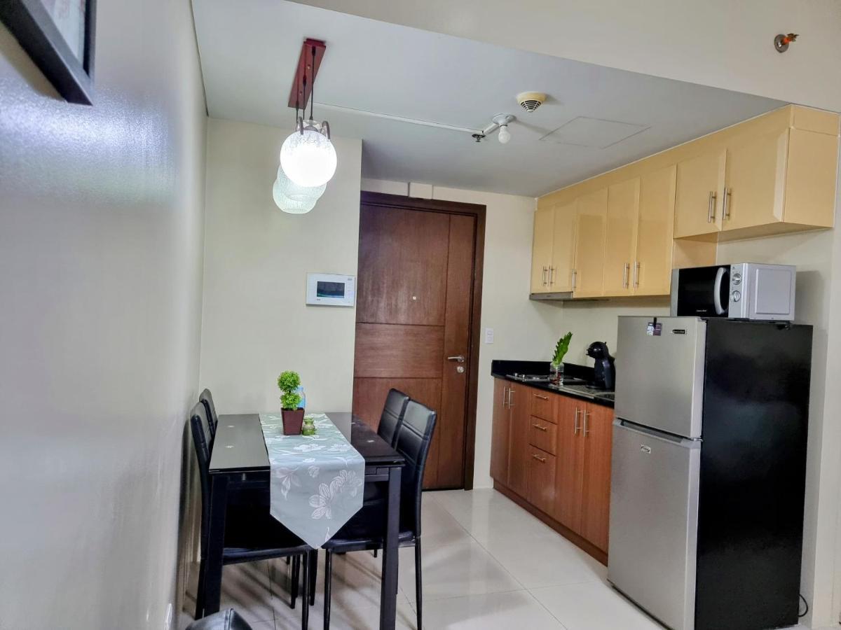 One Palm Tree Villas Condo Across Naia Terminal 3 마닐라 외부 사진