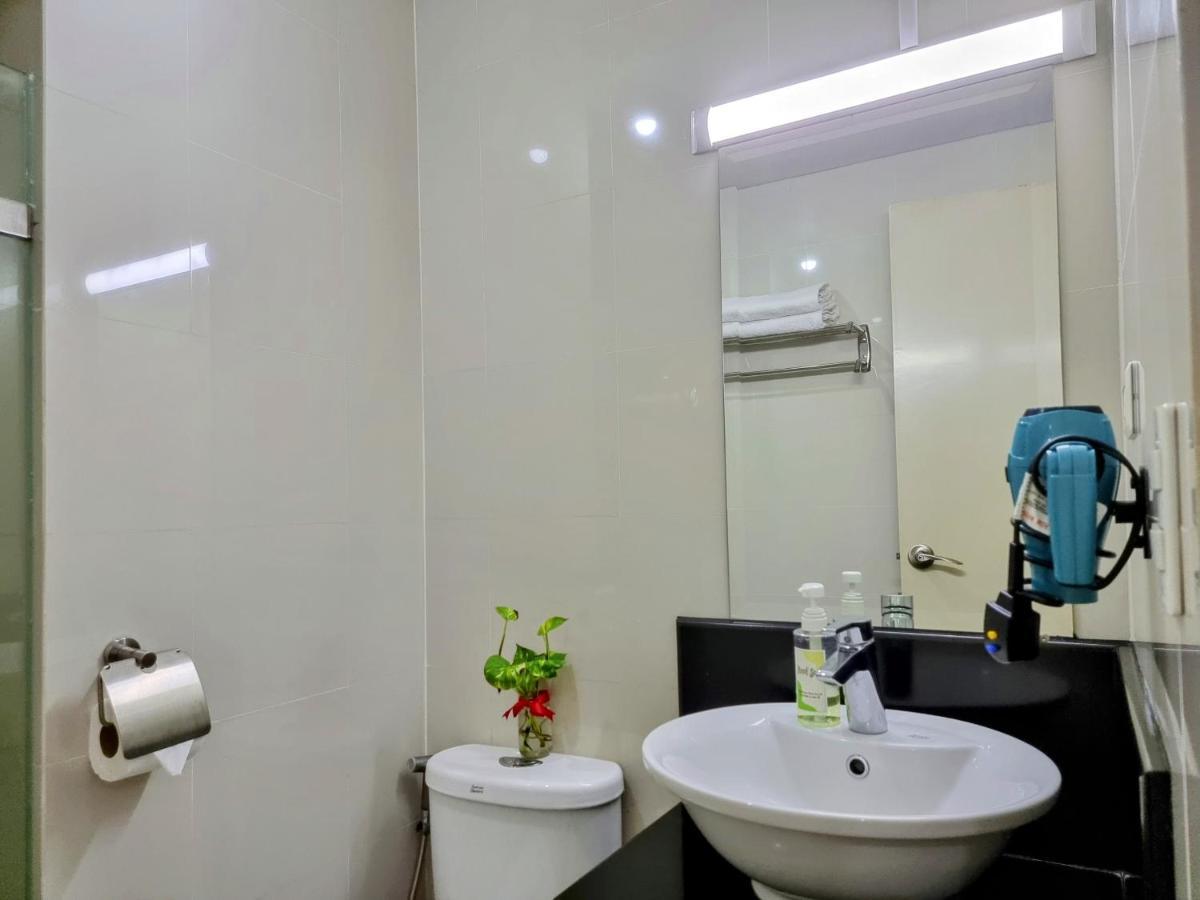 One Palm Tree Villas Condo Across Naia Terminal 3 마닐라 외부 사진