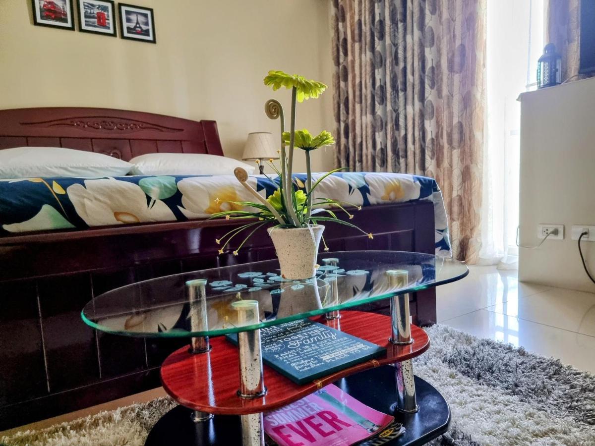 One Palm Tree Villas Condo Across Naia Terminal 3 마닐라 외부 사진