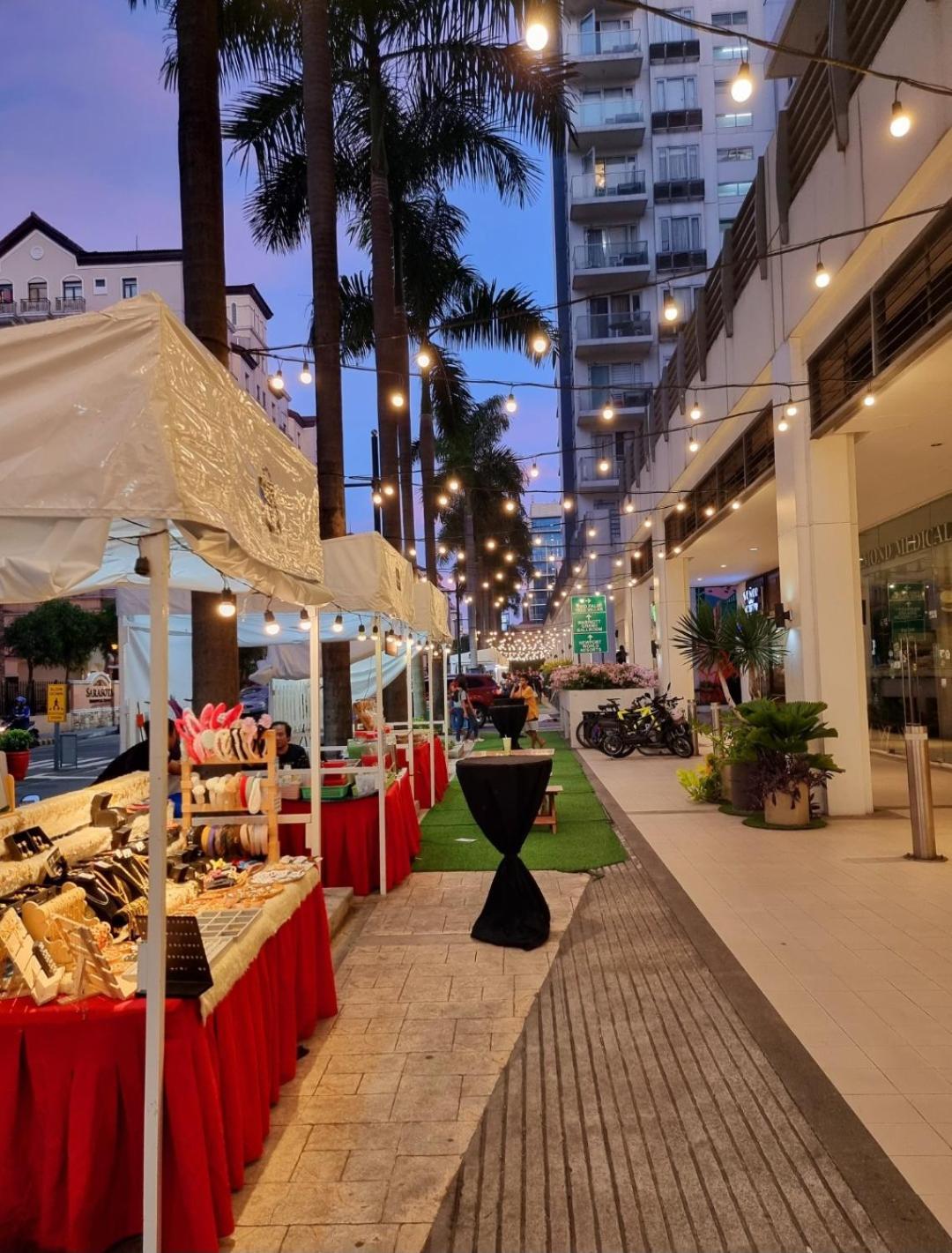 One Palm Tree Villas Condo Across Naia Terminal 3 마닐라 외부 사진