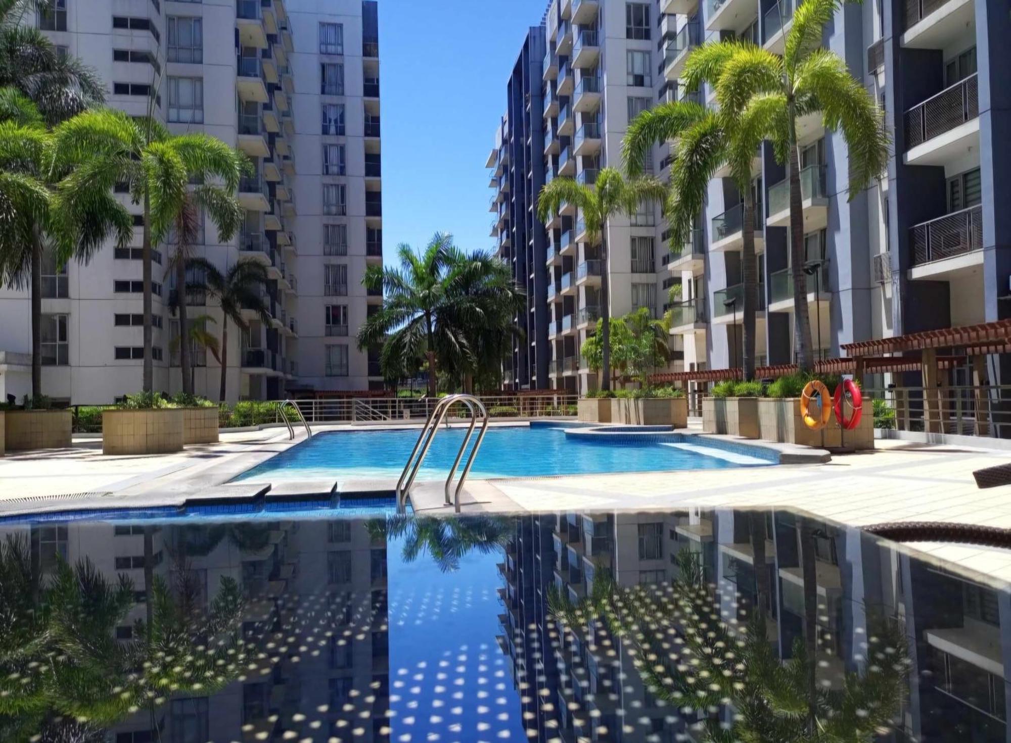 One Palm Tree Villas Condo Across Naia Terminal 3 마닐라 외부 사진